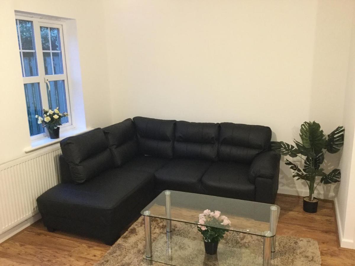 Апартаменты Quiet Residential Area Within Easy Reach Of Town Манчестер Экстерьер фото